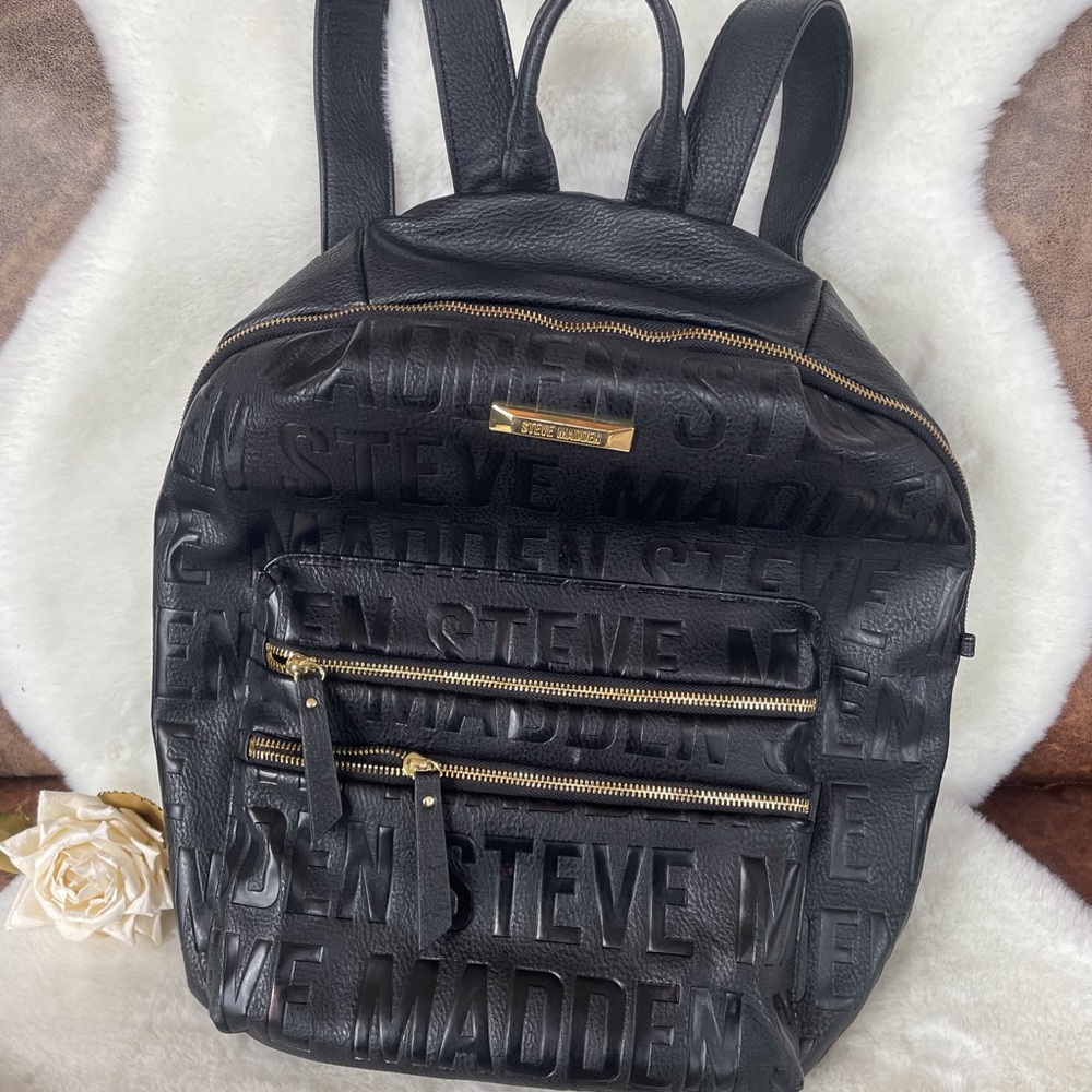 STEVE MADDEN LOGO BACKPACK BLACK w/Gold tone hardware Adjustable Straps